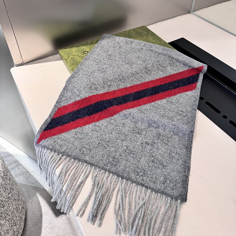 구찌 GG 웹 울 머플러