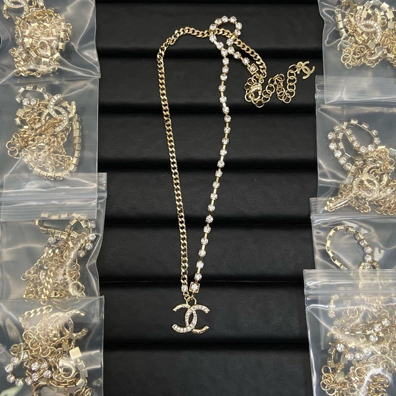 C H A N E L 샤넬 24 cc크리스탈 목걸이 레플리카 - 악세사리 | 세미샵 레플리카 사이트