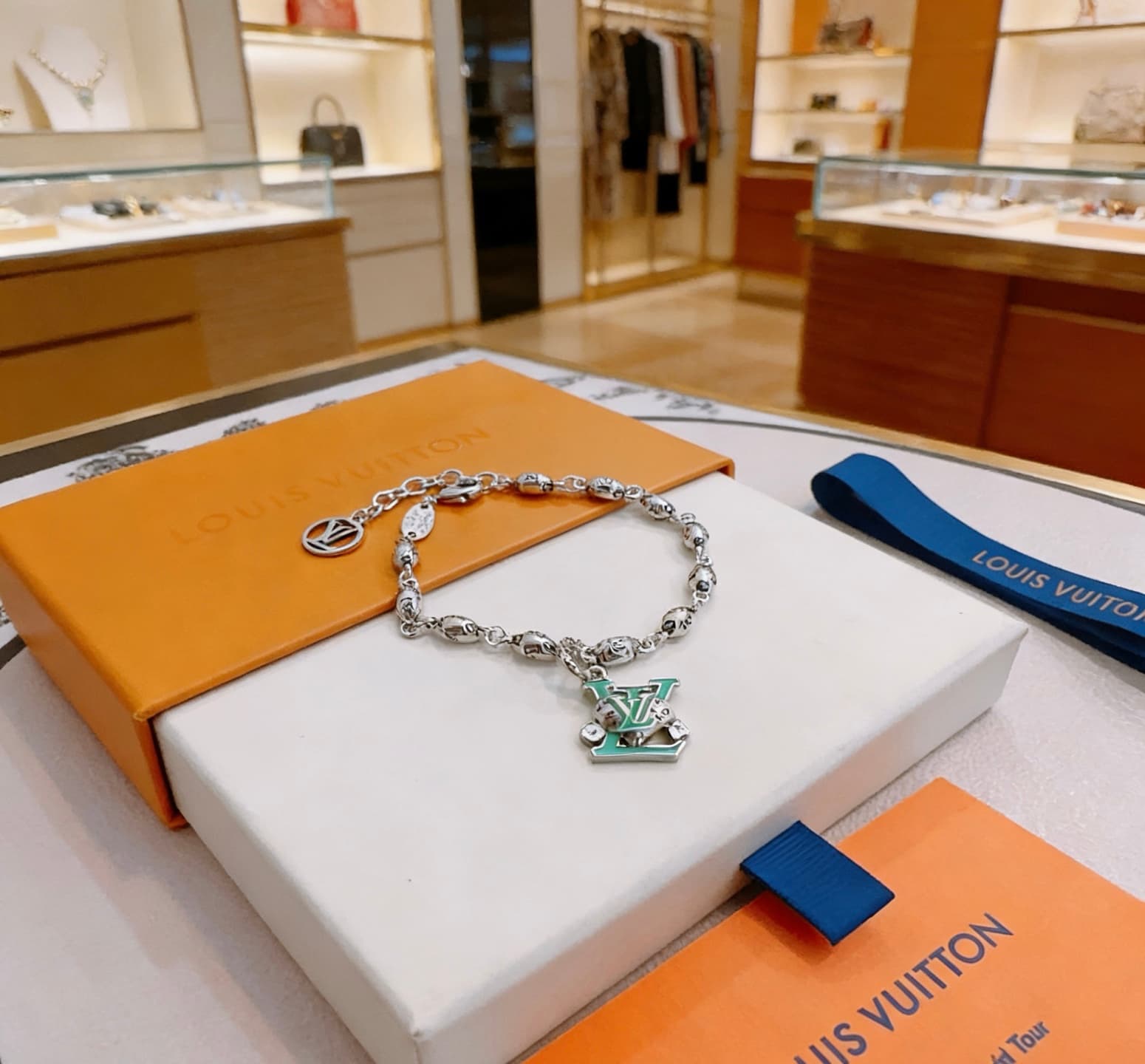 루이비통 루이비통 모노그램 크래커 브레이슬릿 레플리카 - 악세사리 | 세미샵 레플리카 사이트