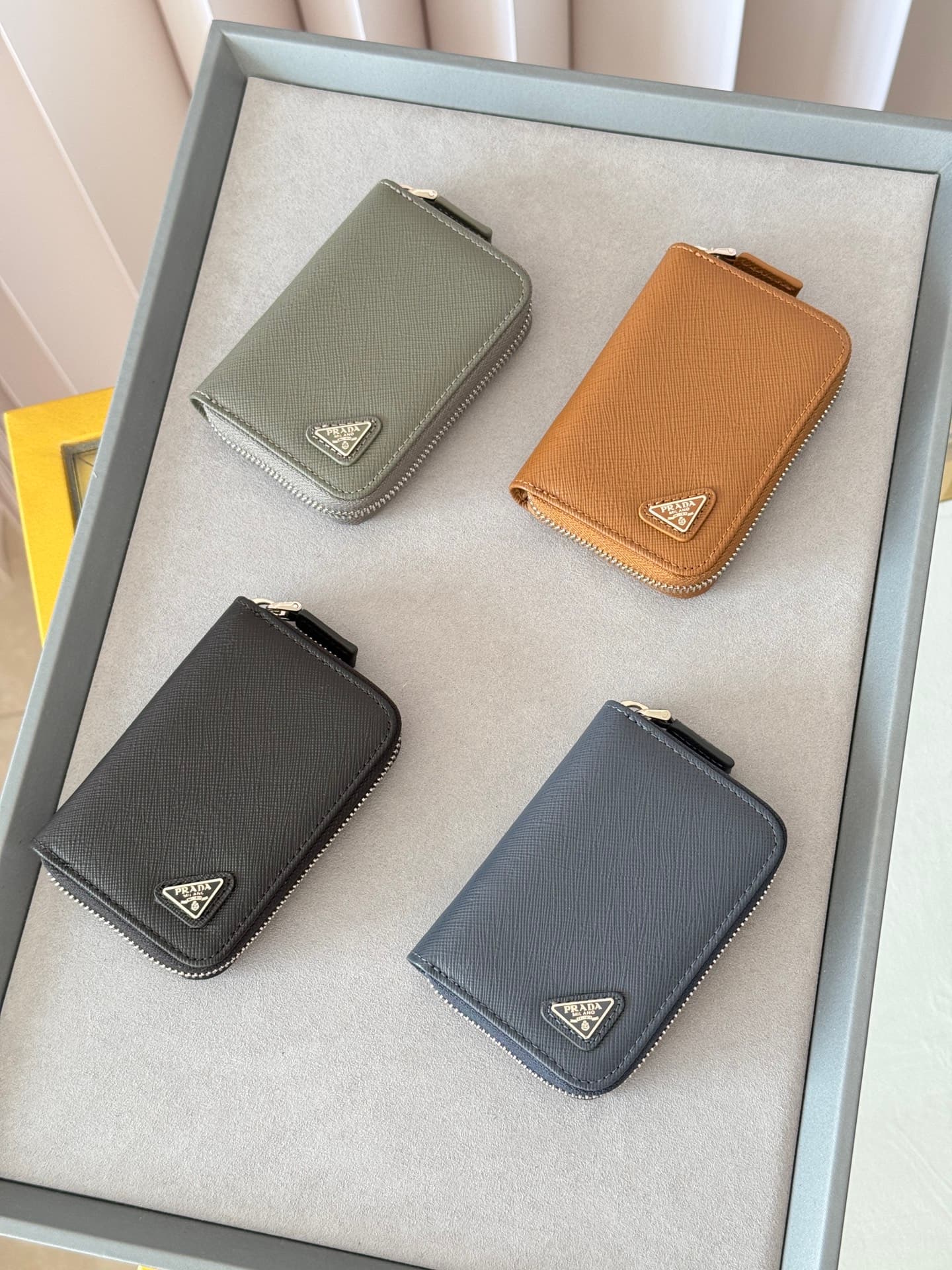 프라다 프라다 사피아노 코인 케이스 레플리카 - 지갑 | 세미샵 레플리카 사이트