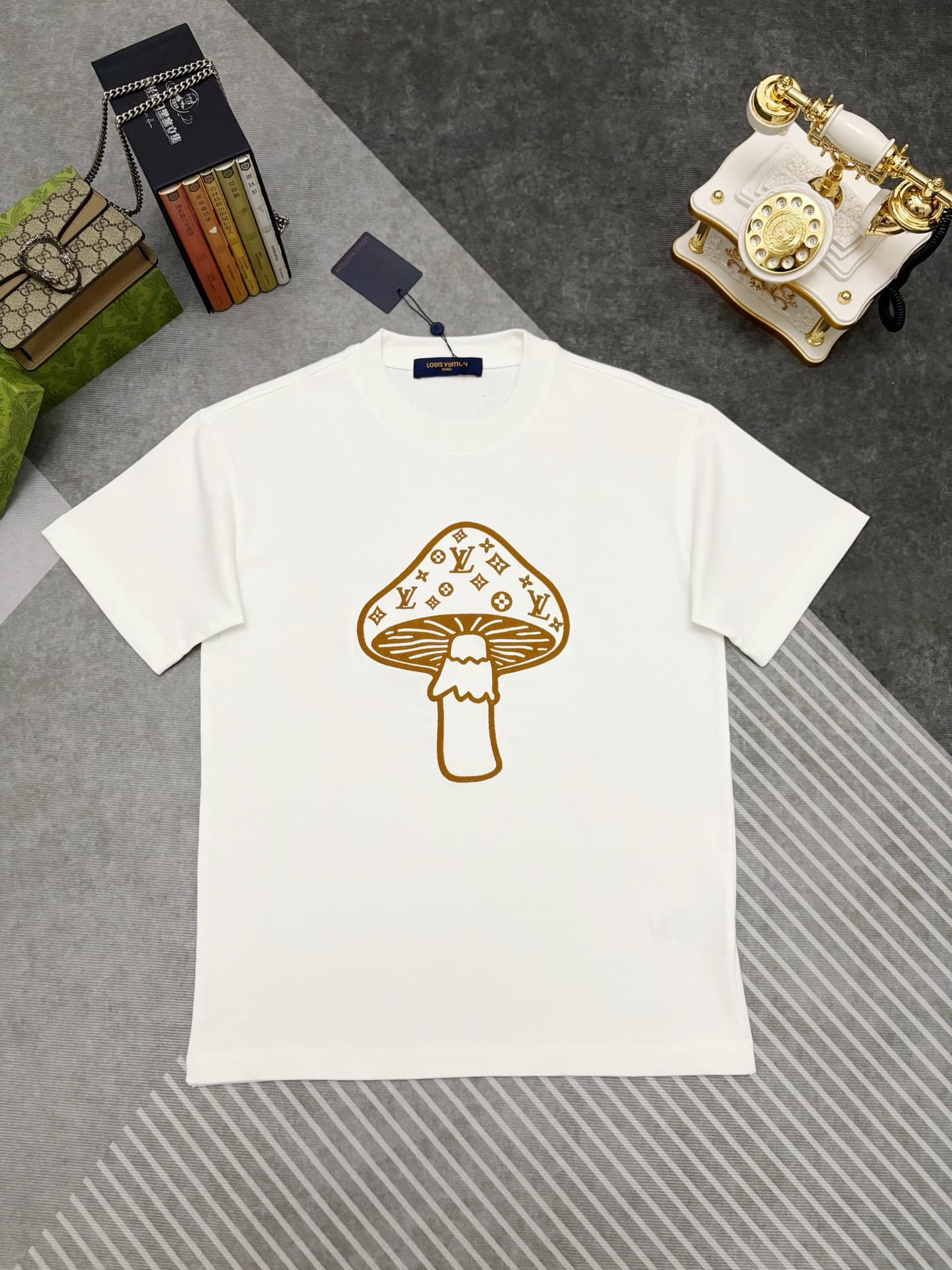 루이비통 루이비통 머쉬룸 그래픽 티셔츠 레플리카 - 의류 | 세미샵 레플리카 사이트
