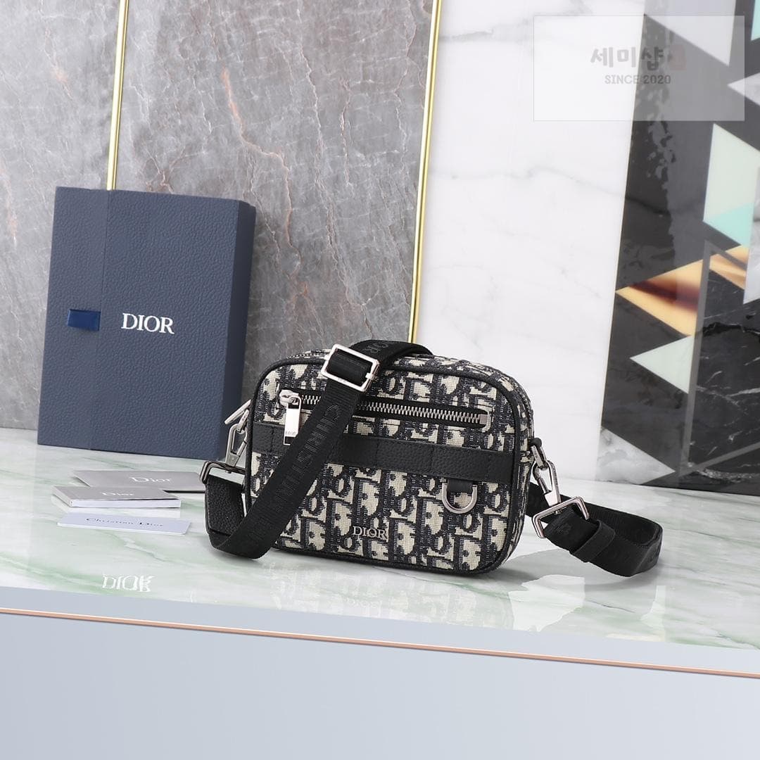 D I O R Dior Safari Bag