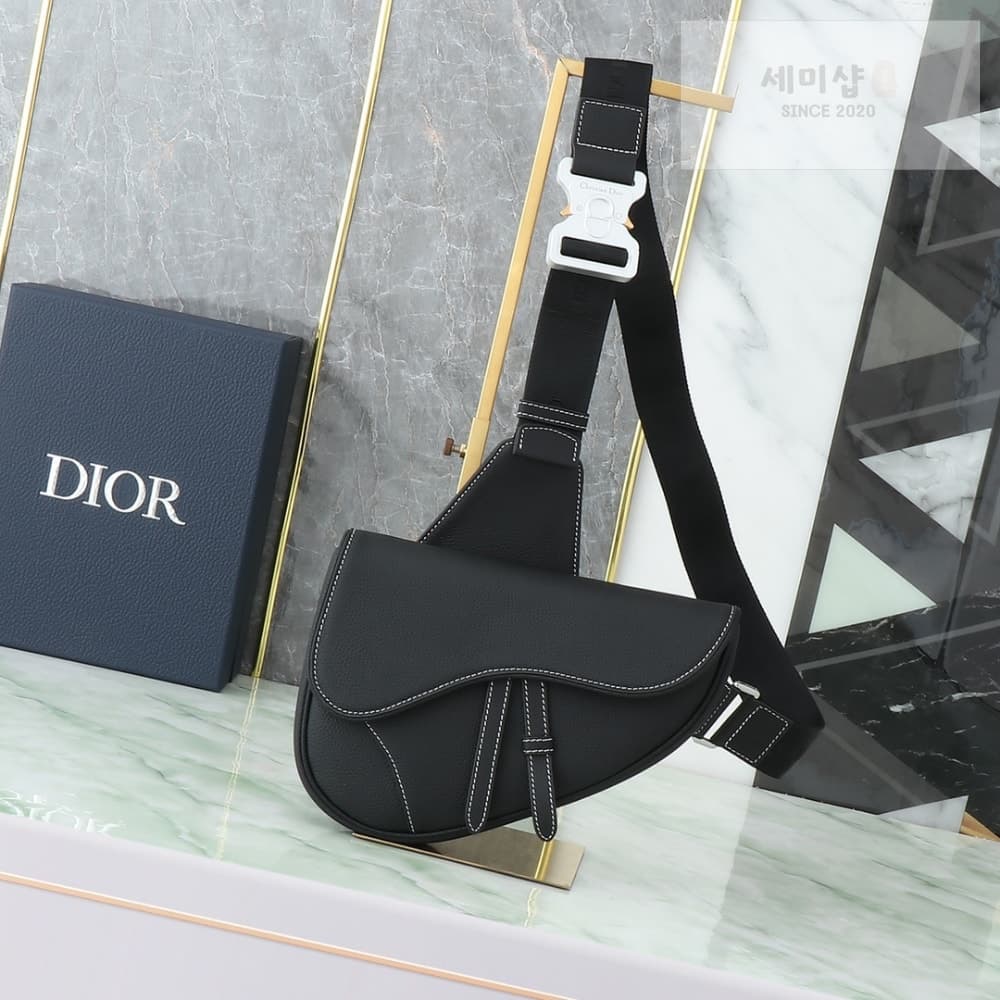 D I O R Saddle Bag Bag