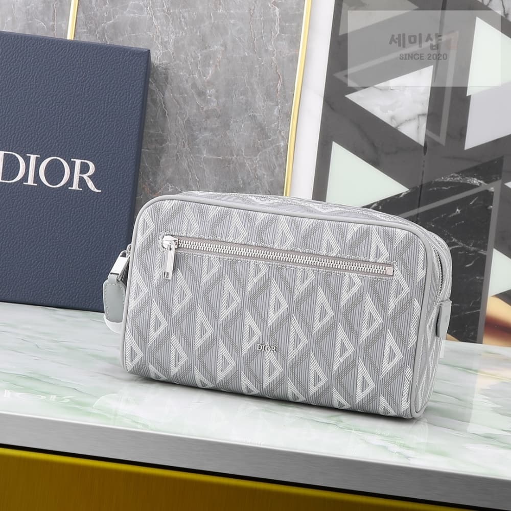D I O R Toiletry Bag Bag