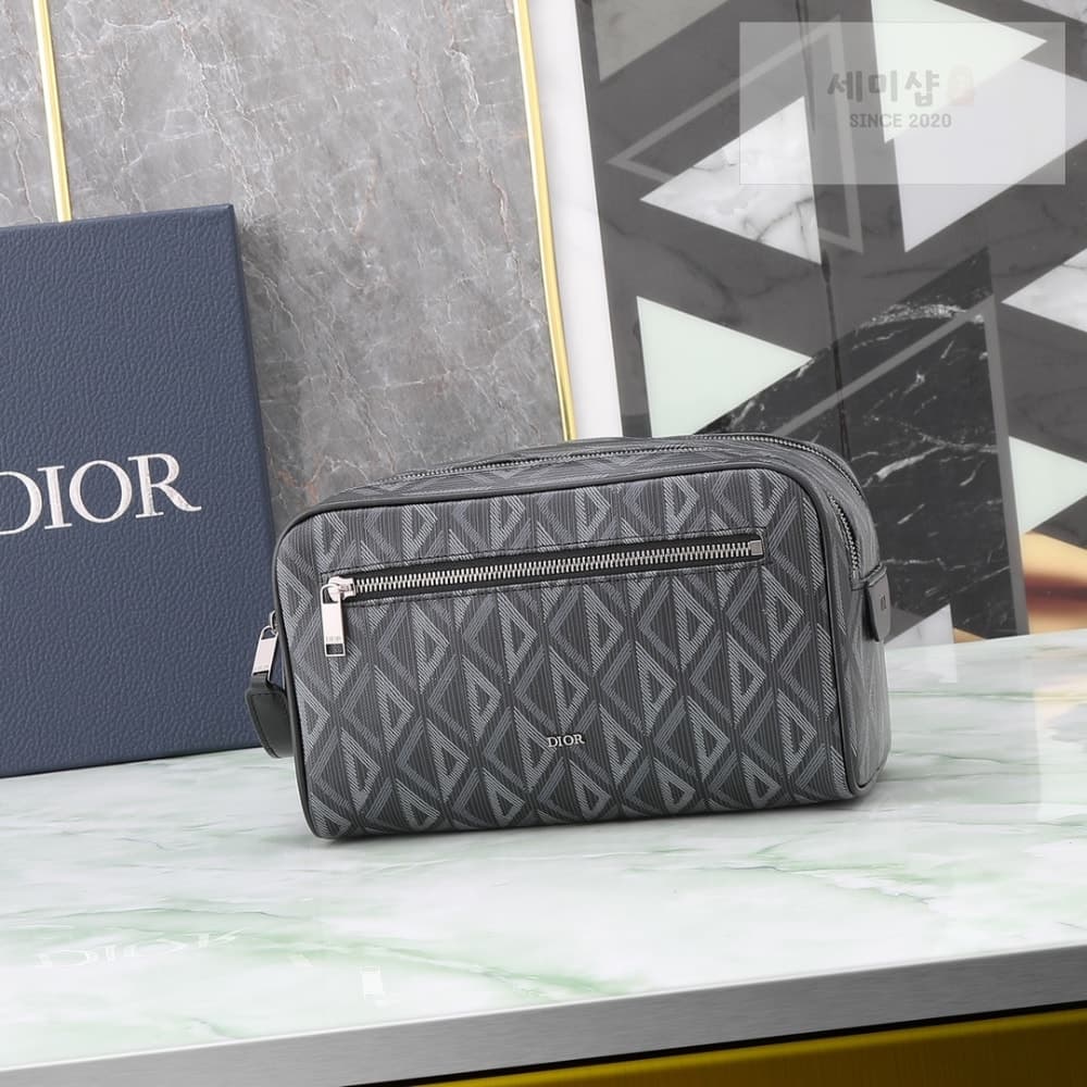 D I O R Toiletry Bag Bag