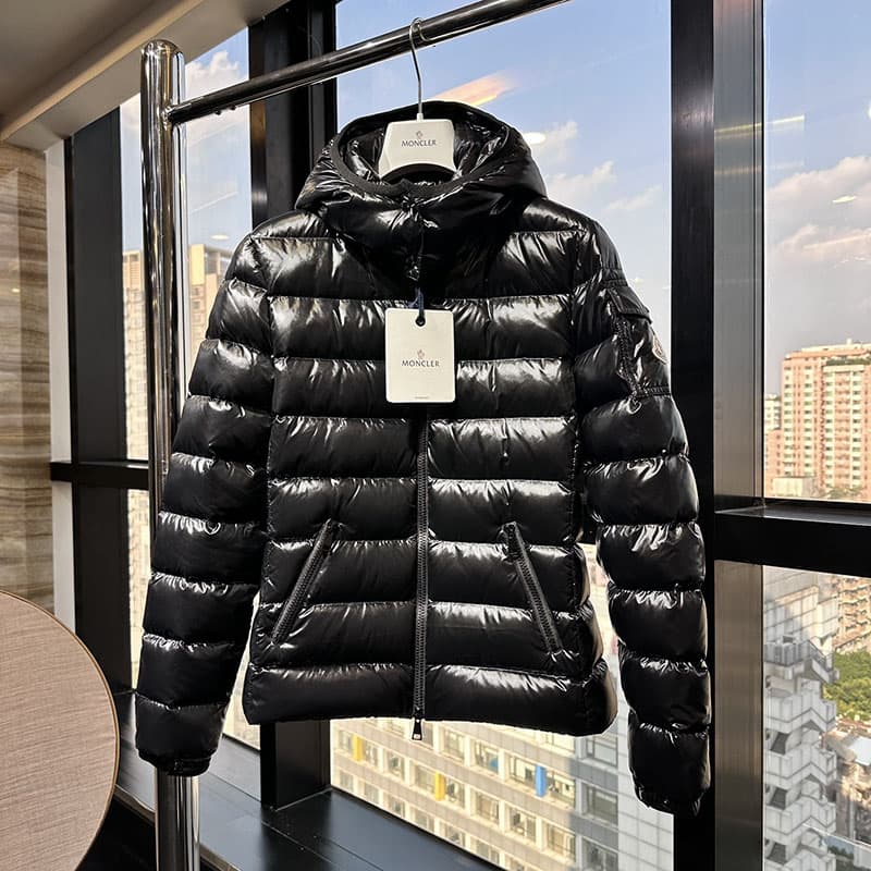 몽클레어 몽클레어 Bady 바디 숏 다운 패딩 자켓 레플리카 - 의류 | 세미샵 레플리카 사이트