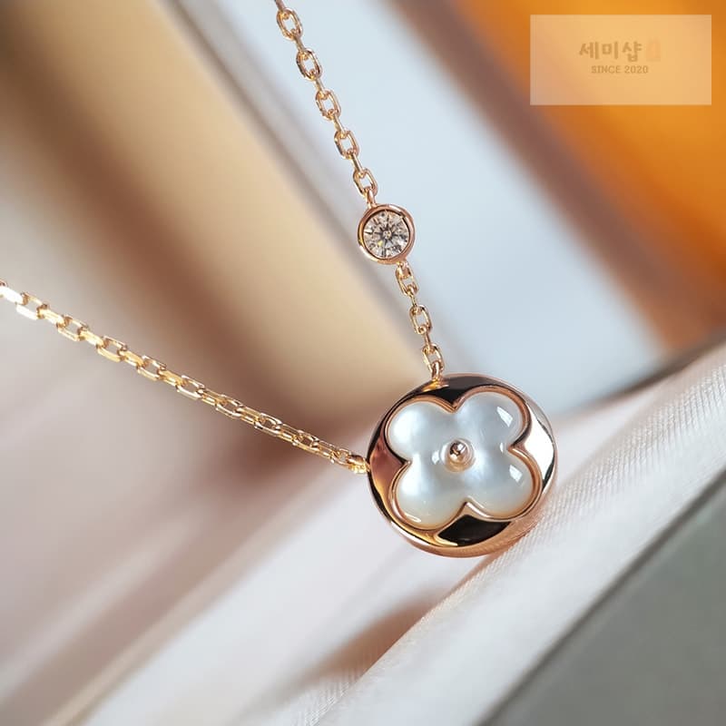 Louis Vuitton 루이비통 컬러 블라썸 썬 목걸이 Q93520 - 세미샵
