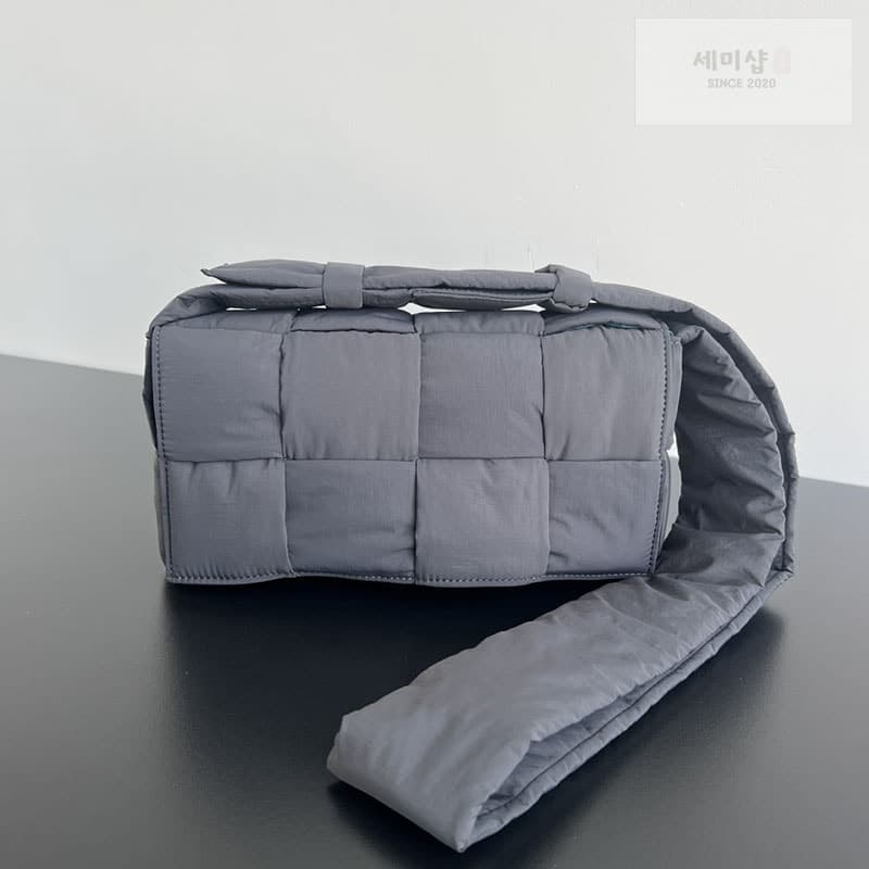 Bottega Veneta 보테가베네타 패디드 테크 카세트 백 “ 20 COLOR ” - 세미샵