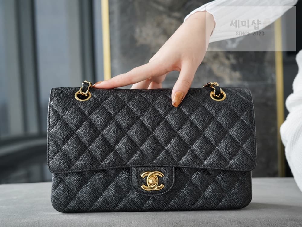 C H A N E L Chanel Classic Medium Caviar - 세미샵