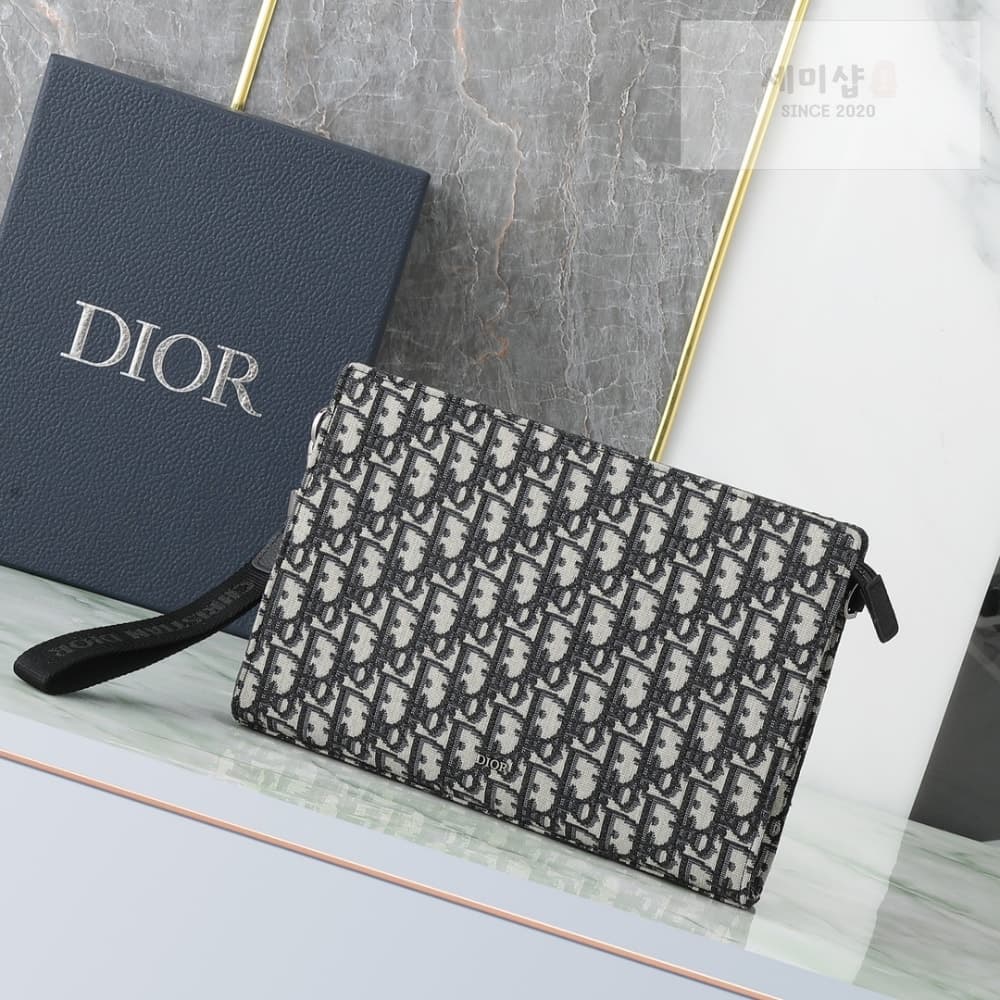 D I O R A5 Triangle Pouch - 세미샵