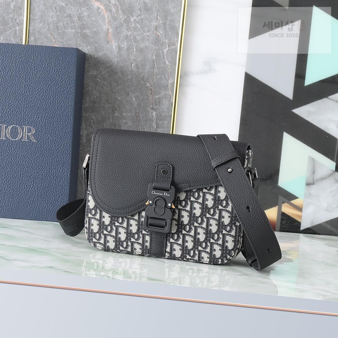 D I O R Dior Saddle Messenger - 세미샵