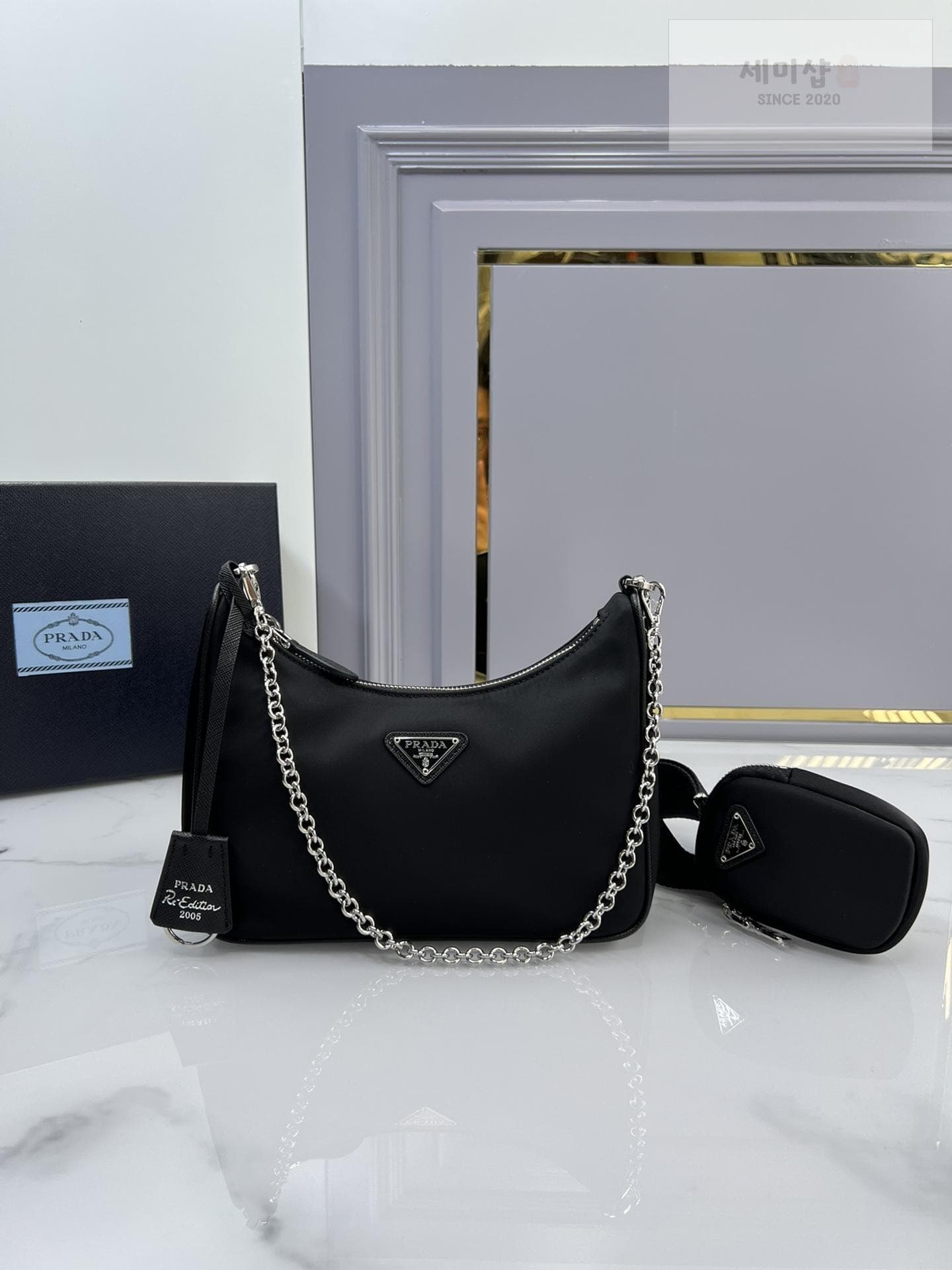 P R A D A Prada Re-Edition 2005 Nylon Hobo - 세미샵