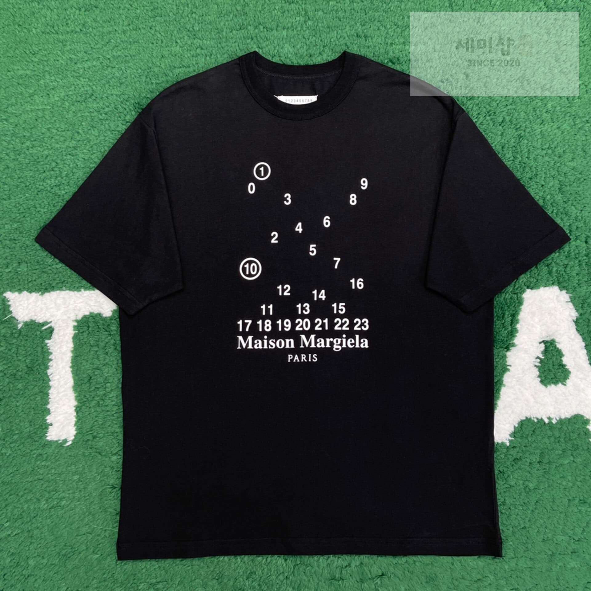 Maison Margiela 마르지엘라 24SS 뉴메릭 로고 반팔 티셔츠 블랙 - 세미샵