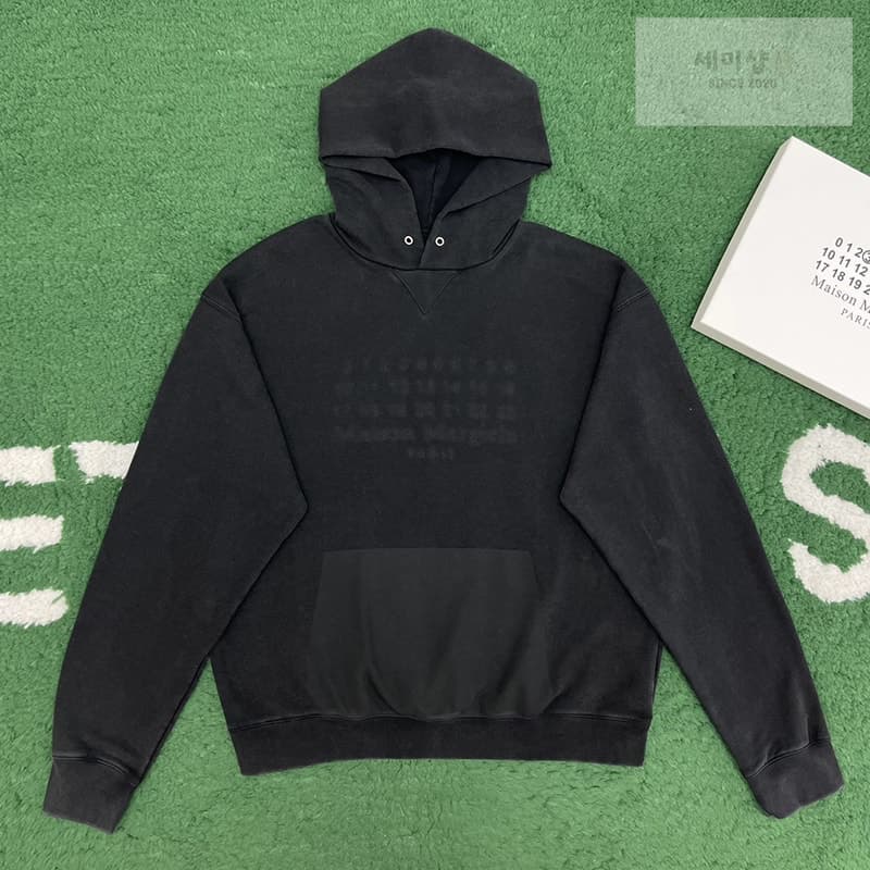 Maison Margiela 메종마르지엘라 MM6 넘버스 로고 후디 - 세미샵