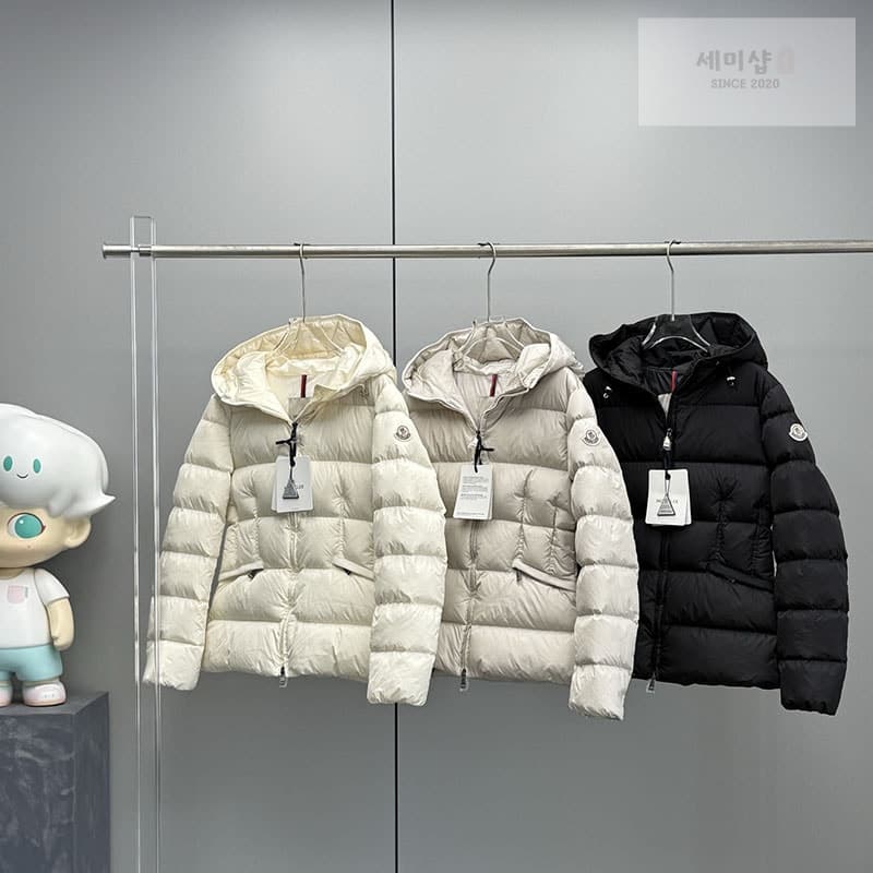 Moncler 몽클레어 Avoce 아보체 숏 다운 패딩 자켓 - 세미샵
