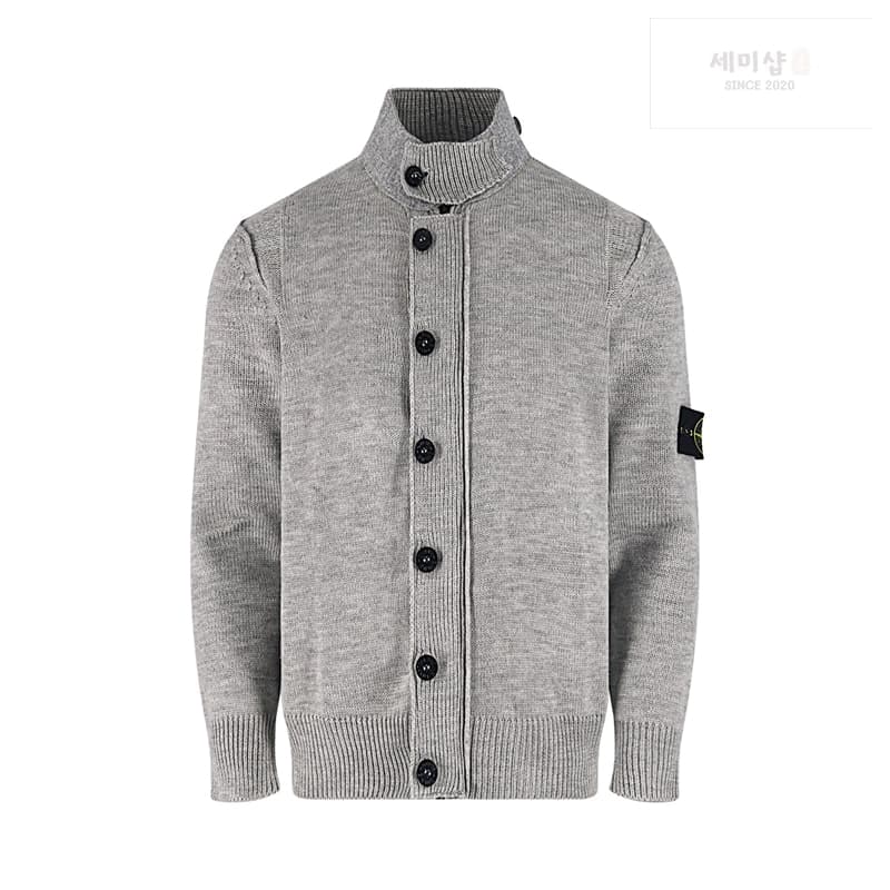 Stone Island 스톤아일랜드 와펜 하이넥 버튼 니트 스웨터 - 세미샵