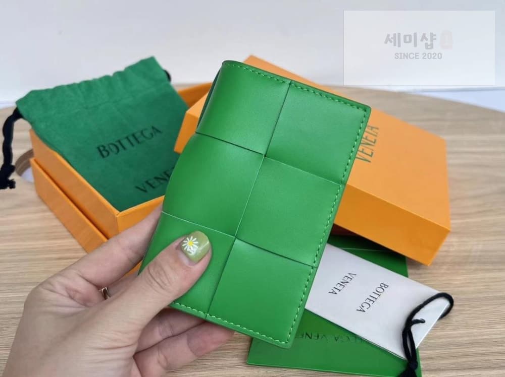 Bottega Veneta Bottega Veneta Cassete Flap Card Case - 세미샵