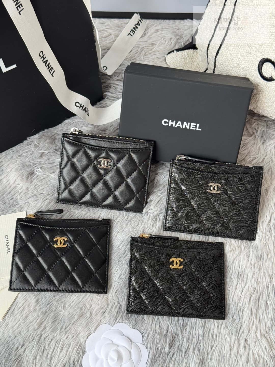 C H A N E L 샤넬 클래식 지퍼 카드 홀더 블랙 캐비어 (은장) 지갑
