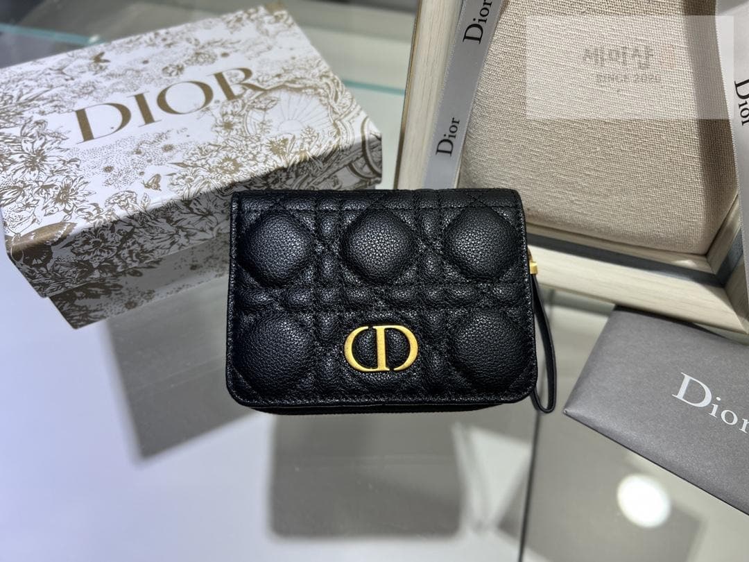 D I O R Dior Caro Compact Zipped Wallet - 세미샵