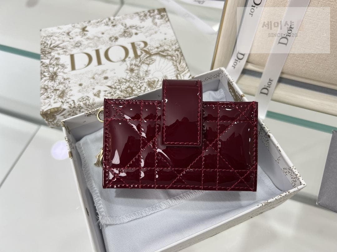 D I O R Dior Patent 5 Gusset Card Horder - 세미샵