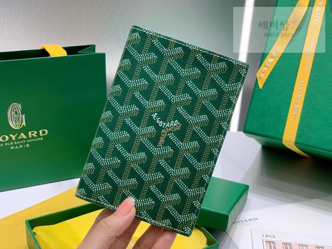 G O Y A R D Goyard Grenelle Passport Case - 세미샵