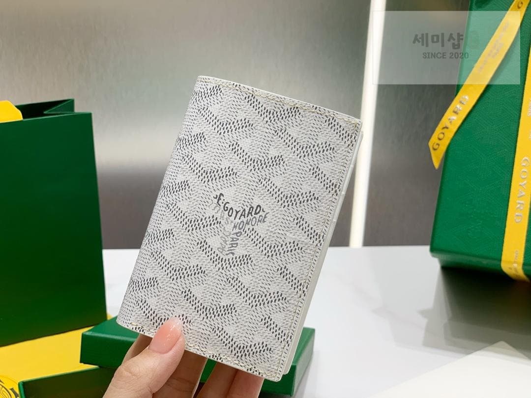 G O Y A R D Goyard Saint Pierre Card Holder - 세미샵